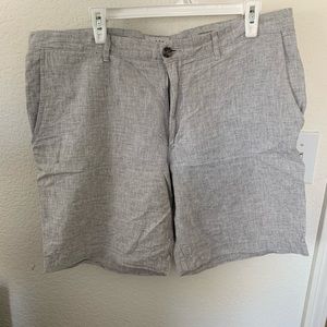 Men’s every wear 7’’ slim fit flat front chino shorts